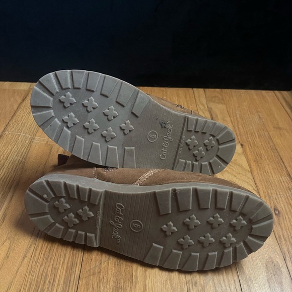 Cat and Jack boots - Picture 2 of 3